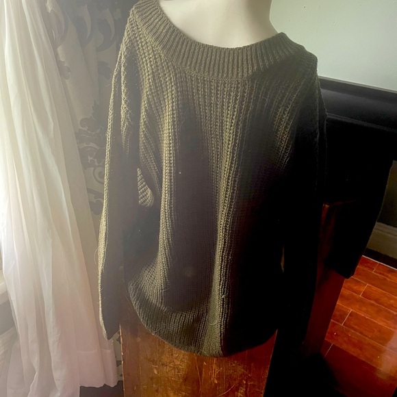 Olive green knit bottom scoop sweater - Picture 2 of 2